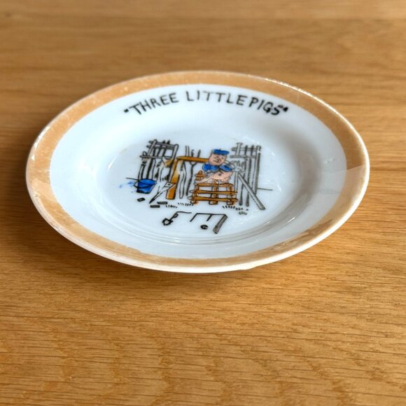 Three Little Pigs Decorative Lusterware Plate, Stick House, Japan Circa 1960s - Picture 3 of 10